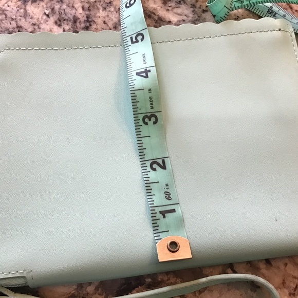 Clutch - Picture 3 of 8